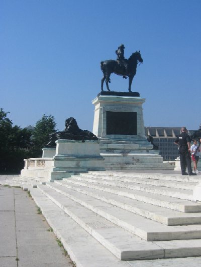 A statue honors General Ulysses S. Grant, who led the Union forces to victory in the Civil War.